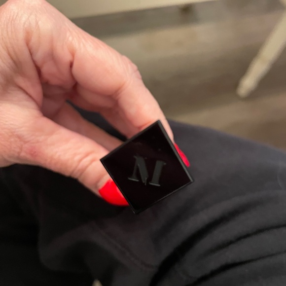 Morphe Gloss with Black Cap - Picture 3 of 4